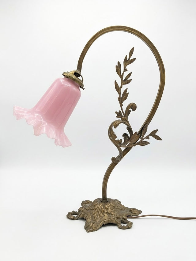 Lampe Art Nouveau en bronze – tulipe en opaline rose – 50 cm