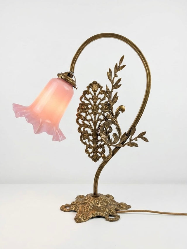 Lampe Art Nouveau en bronze – tulipe en opaline rose – 50 cm