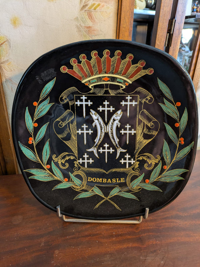 Assiette décorative ancienne en faïence de Longwy – Modèle « DOMBASLE »